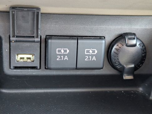 Used 2021 Toyota Highlander Platinum image 28