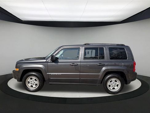Used 2017 Jeep Patriot Sport w/ Power Value Group FWD image 4