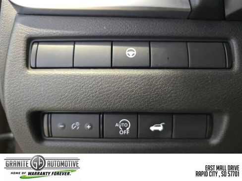 Used 2025 Nissan Rogue SV AWD/4WD image 31
