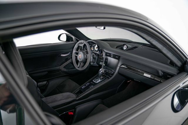 Used 2019 Porsche 911 GT3 RS w/ Weissach Package RWD image 26