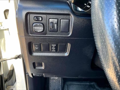 Used 2016 Toyota 4Runner SR5 Premium image 30