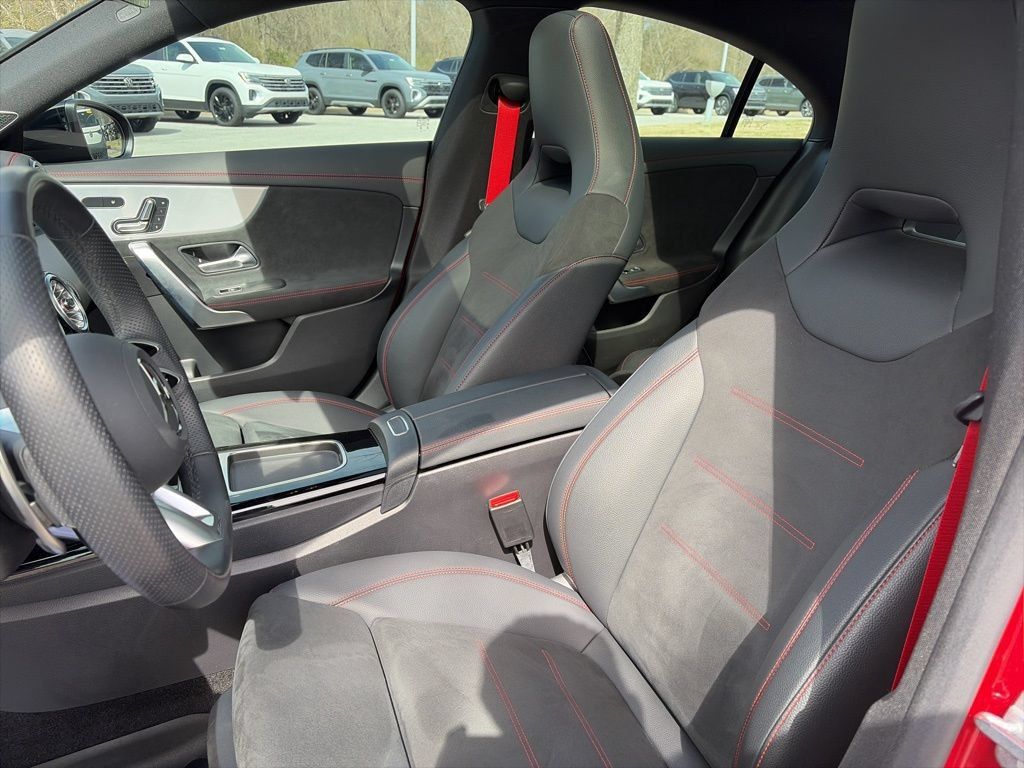 Used 2025 Mercedes-Benz CLA 35 AMG 4MATIC image 24