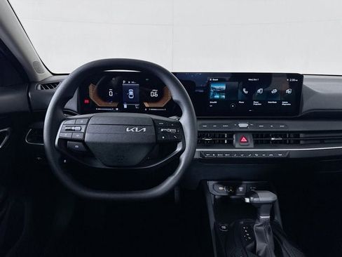 New 2025 Kia K4 LXS image 22