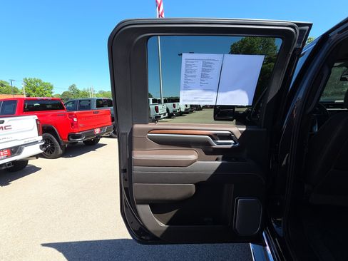 Certified 2025 GMC Sierra 2500 Denali AWD/4WD image 29