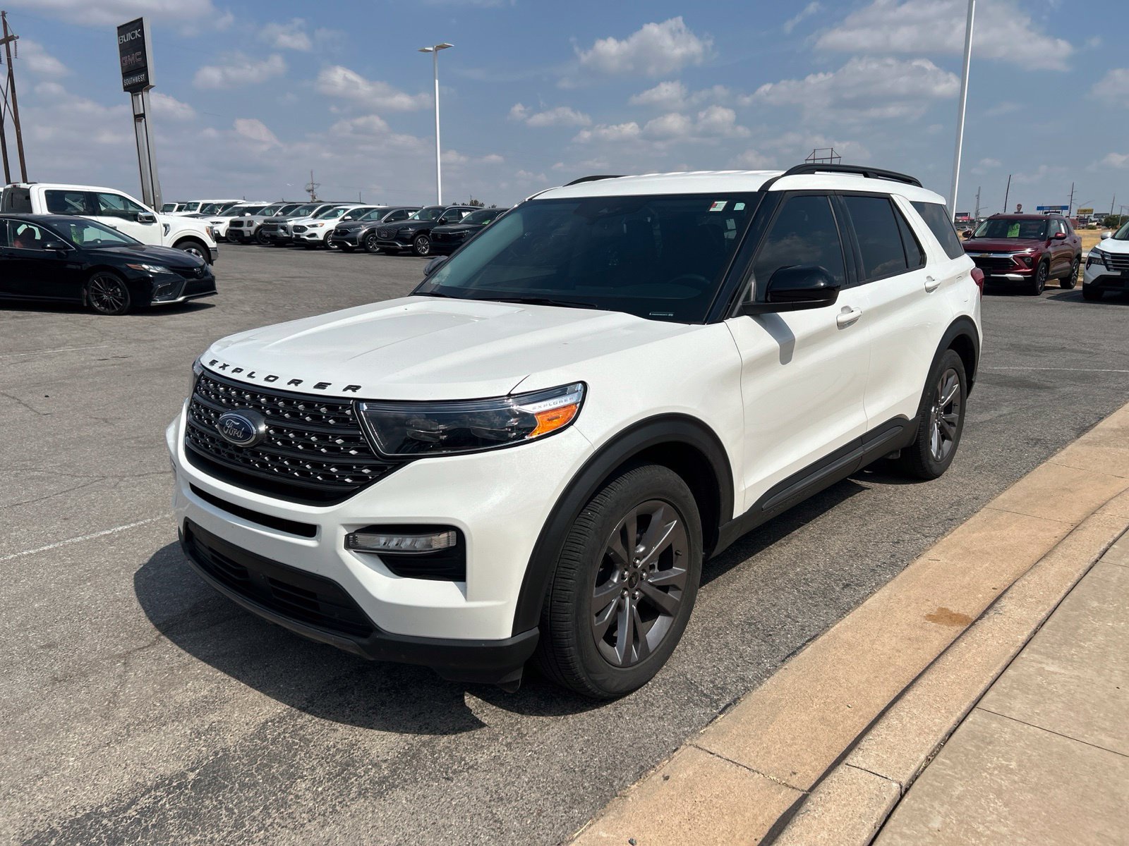 Used 2022 Ford Explorer XLT w/ Equipment Group 202A RWD 360° Tour