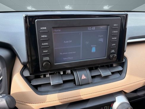 Used 2019 Toyota RAV4 LE image 28