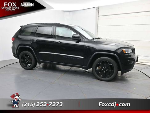 Used 2018 Jeep Grand Cherokee Laredo AWD/4WD image 17
