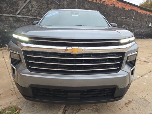 Certified 2025 Chevrolet Traverse LT image 2