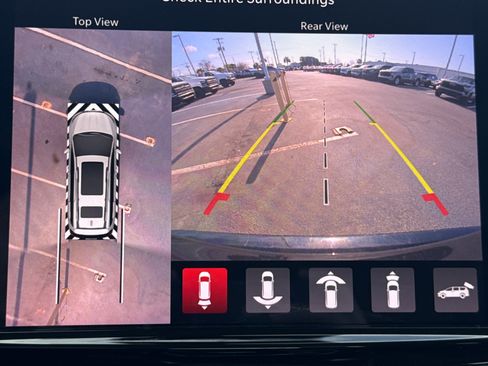 Used 2022 Chrysler Pacifica Limited image 36