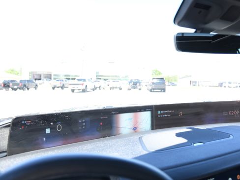 Used 2025 Lincoln Navigator Reserve w/ Jet Appearance Package AWD/4WD image 32
