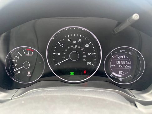 Used 2020 Honda HR-V LX image 8