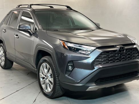 Used 2022 Toyota RAV4 Limited AWD/4WD image 8