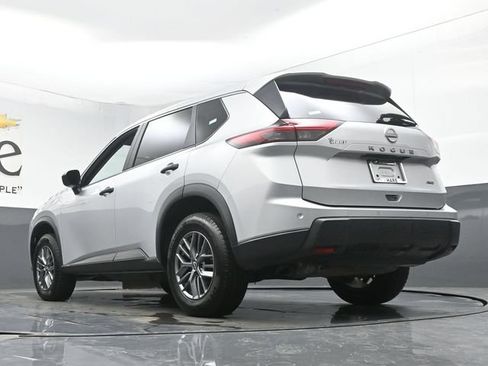 Used 2024 Nissan Rogue S AWD/4WD image 5