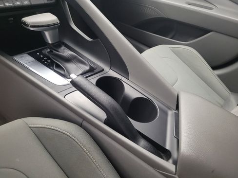 Used 2024 Hyundai Elantra SEL image 26