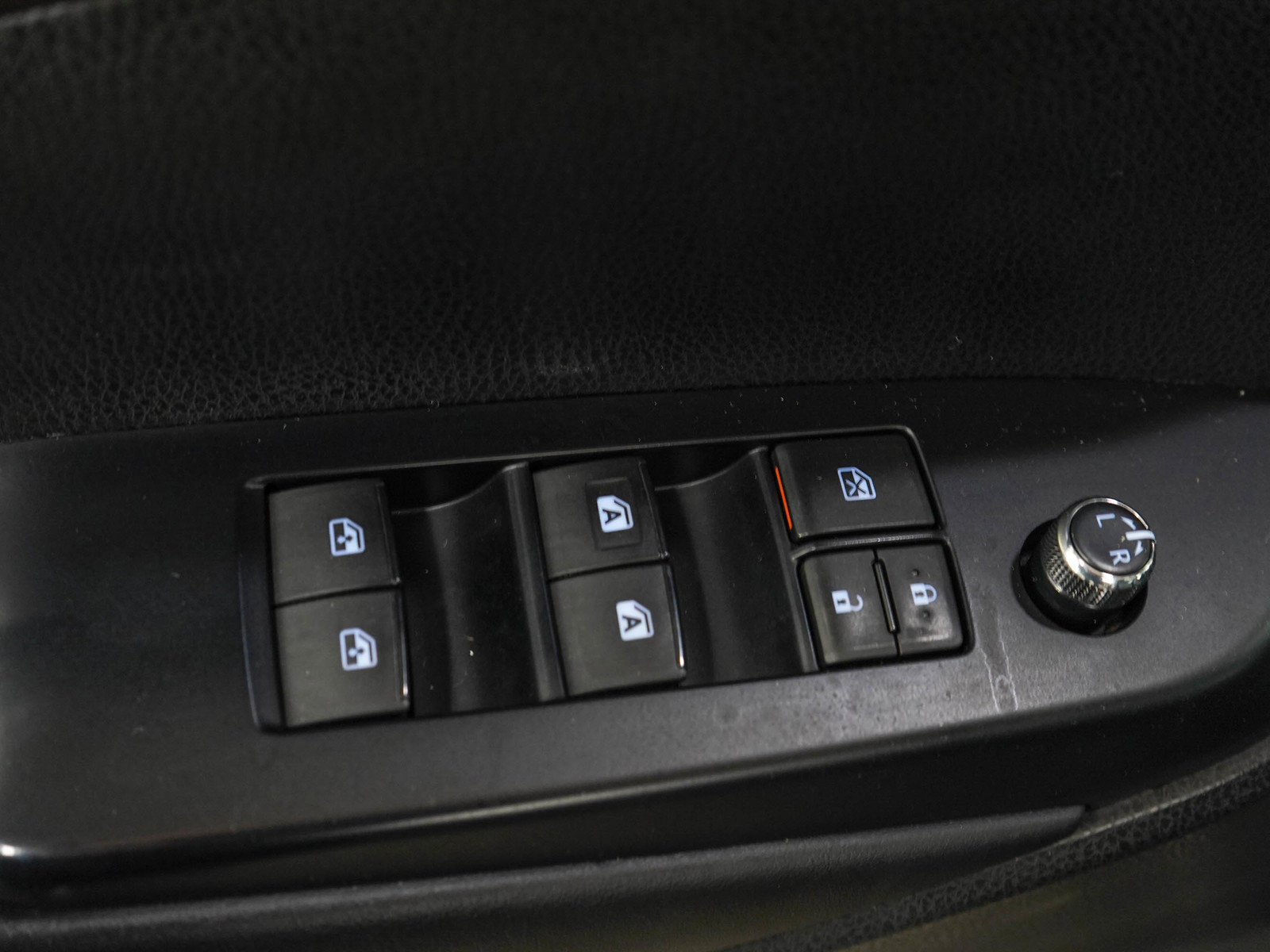 Used 2019 Toyota Highlander XLE AWD/4WD image 22