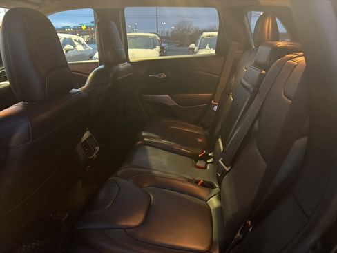 Used 2018 Jeep Cherokee Trailhawk w/ Quick Order Package 27L image 9
