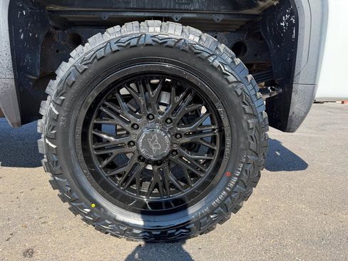 Used 2020 GMC Sierra 2500 4WD Crew Cab 159 w/ Convenience Package image 21