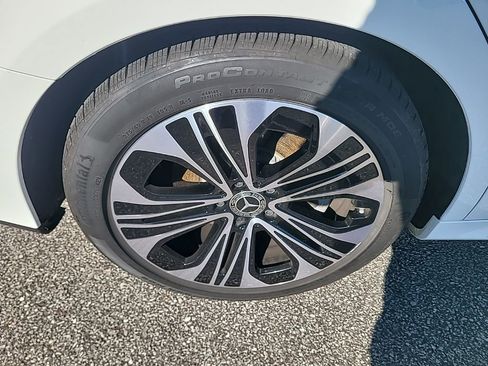 Used 2025 Mercedes-Benz E 350 Sedan image 13