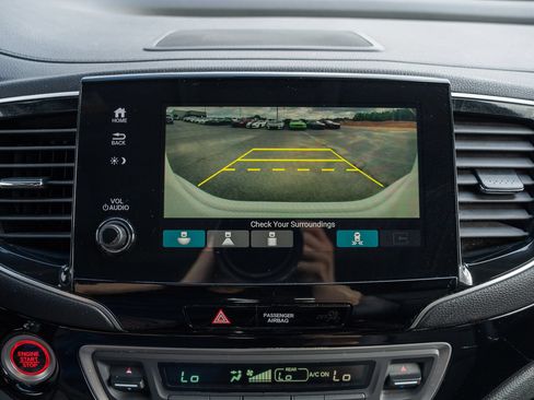 Used 2019 Honda Pilot Touring image 34