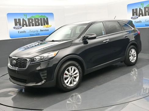 Used 2020 Kia Sorento LX image 1