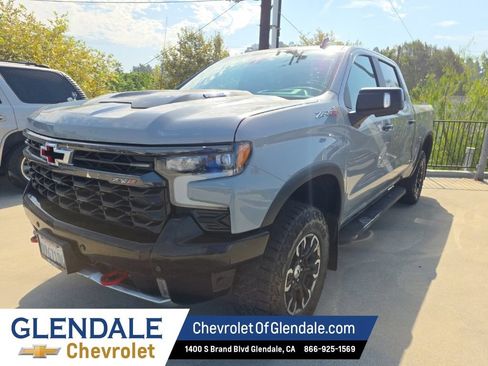 Used 2025 Chevrolet Silverado 1500 ZR2 w/ Technology Package AWD/4WD image 1