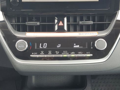 Used 2025 Toyota Corolla LE FWD image 20