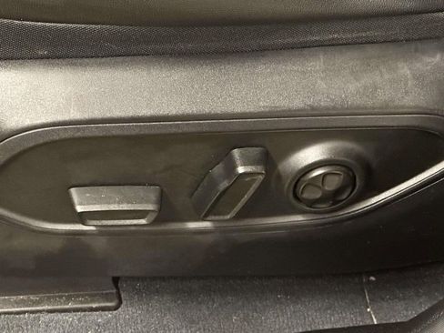 Used 2023 Jeep Grand Cherokee Limited w/ Black Appearance Package image 14