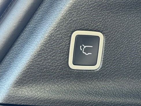 New 2026 Chrysler Pacifica Select AWD/4WD image 39