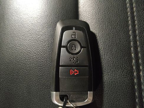 Used 2019 Ford Edge SEL w/ Equipment Group 201A FWD image 32