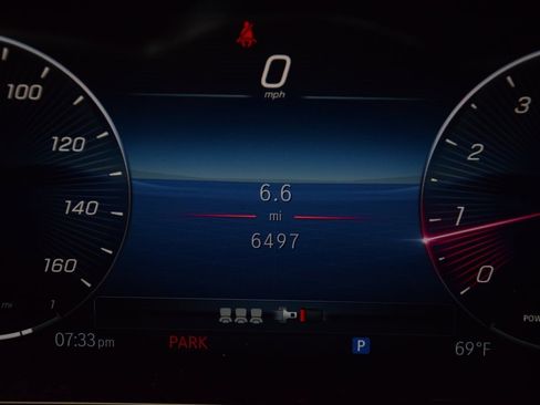 Certified 2025 Mercedes-Benz GLA 250 image 24