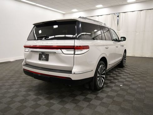 Used 2023 Lincoln Navigator Reserve w/ Equipment Group 201A AWD/4WD image 7