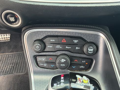 Used 2018 Dodge Challenger R/T Scat Pack w/ Dynamics Package RWD image 31