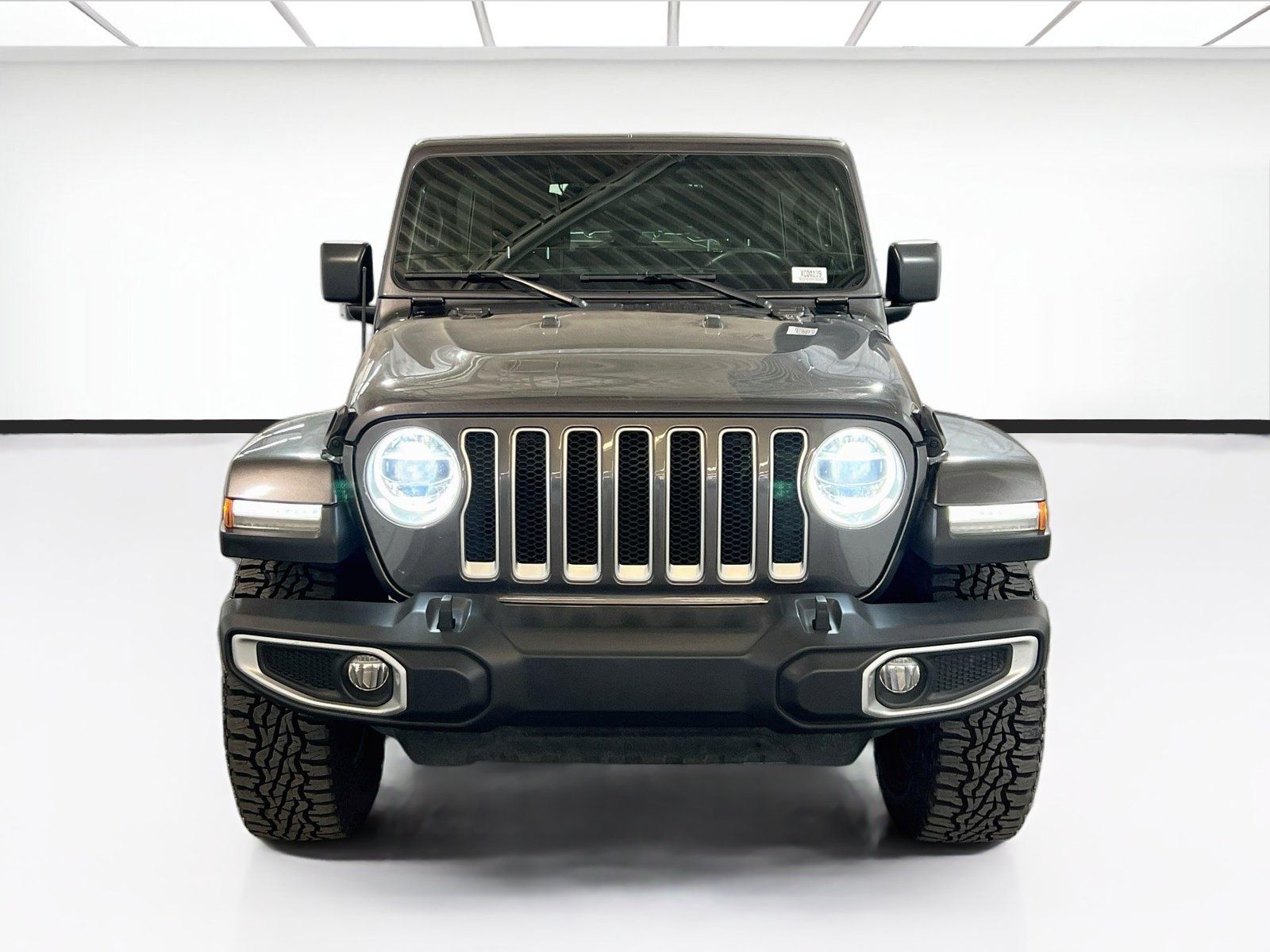 Used 2018 Jeep Wrangler Unlimited Sahara w/ LED Lighting Group AWD/4WD image 2