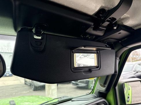 Used 2019 Jeep Wrangler Unlimited Sahara AWD/4WD image 27