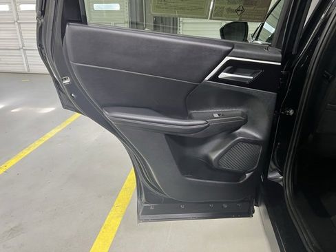 Used 2024 Mitsubishi Outlander SE image 28