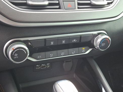 Used 2024 Nissan Altima 2.5 SR image 15