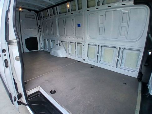 Used 2022 Mercedes-Benz Sprinter 2500 image 11