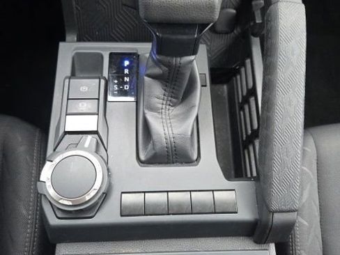 Used 2024 Toyota Tacoma SR w/ SR Upgrade Package AWD/4WD image 20