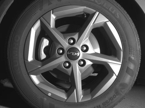 Used 2025 Kia K4 LXS image 12