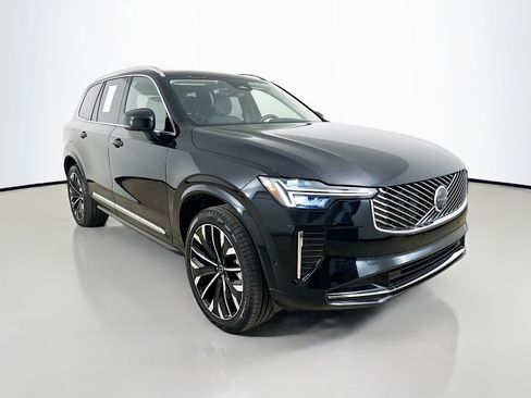 Used 2025 Volvo XC90 B6 Plus AWD/4WD image 3