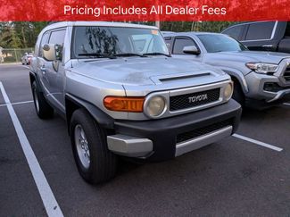 Used 2007 Toyota FJ Cruiser 2WD w/ Convenience Pkg video 1