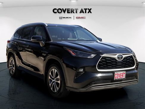 Used 2023 Toyota Highlander XLE image 9