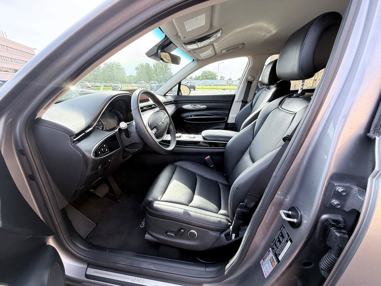 Used 2025 Genesis GV70 2.5T AWD/4WD image 10