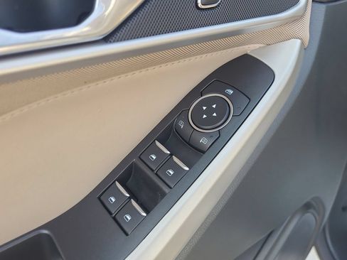 Used 2020 Ford Explorer XLT RWD image 25