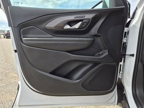 Used 2023 GMC Terrain SLT w/ LPO, Floor Liner Package FWD image 13