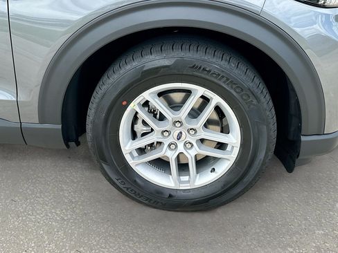 New 2026 Ford Explorer Active RWD image 19