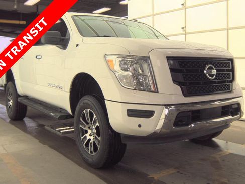 Used 2020 Nissan Titan SV w/ SV Convenience Package AWD/4WD image 1