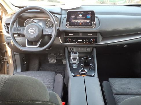 Used 2024 Nissan Rogue SV image 7