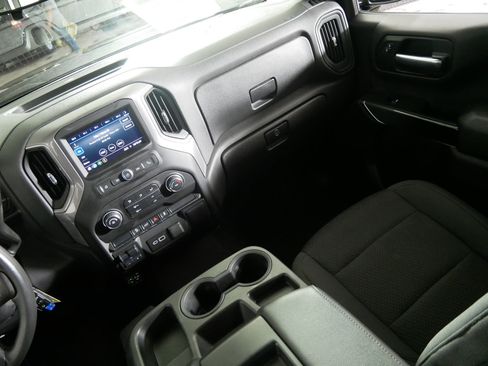 Used 2021 Chevrolet Silverado 1500 Custom Trail Boss w/ Midnight Edition AWD/4WD image 11