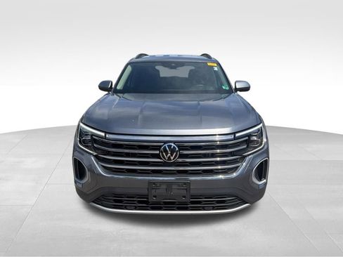Used 2024 Volkswagen Atlas SE FWD image 2